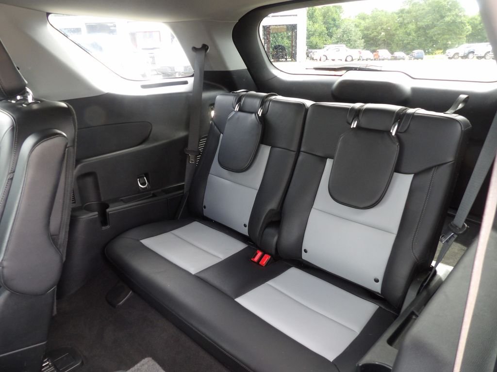 Used 2023 Black Metallic Ford XLT image 9