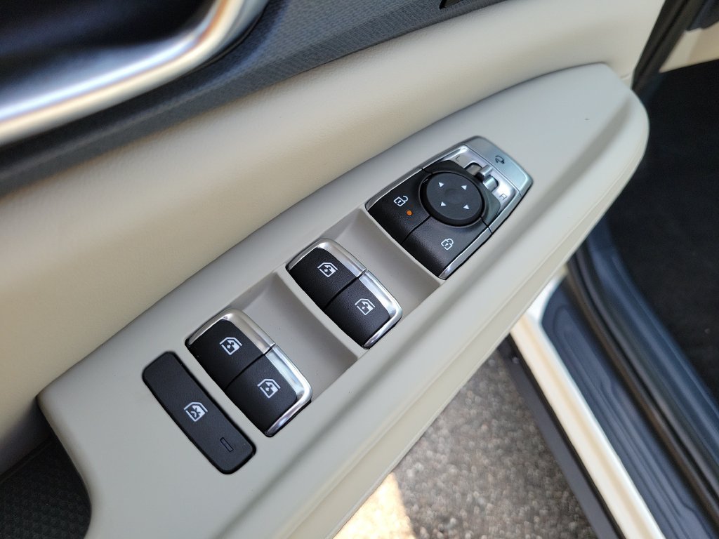 New 2026 Snow White Pearl Kia EX image 21