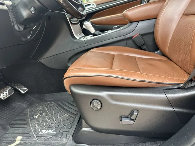 Used 2021 Brown Jeep Summit image 13