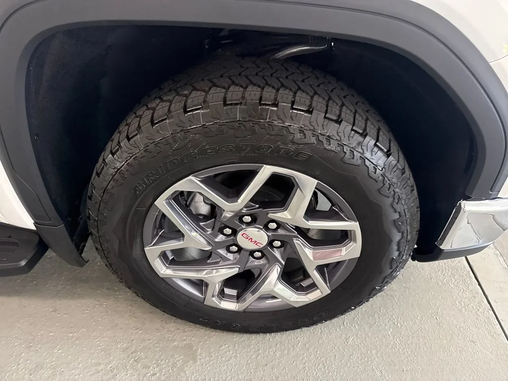 New 2026 Summit White GMC SLT image 4