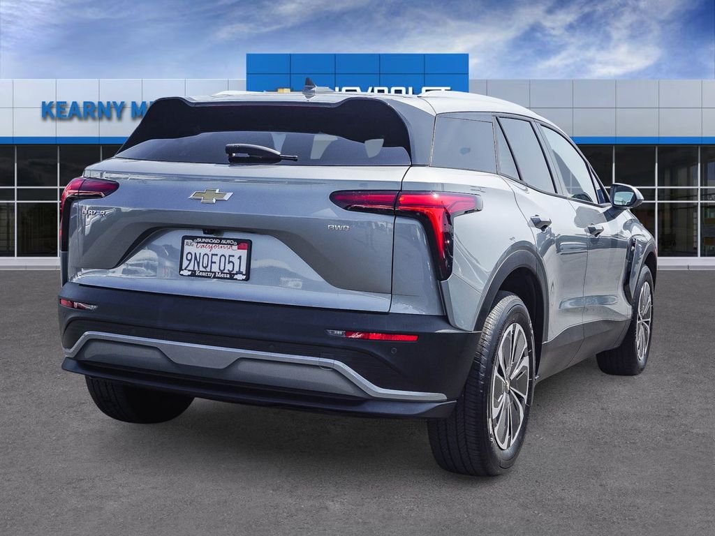 Used 2024 Gray Chevrolet LT image 6