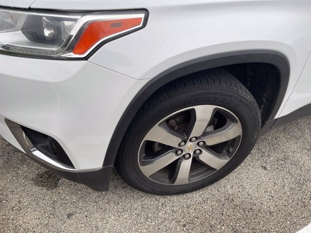 Used 2018 Summit White Chevrolet 3LT image 6