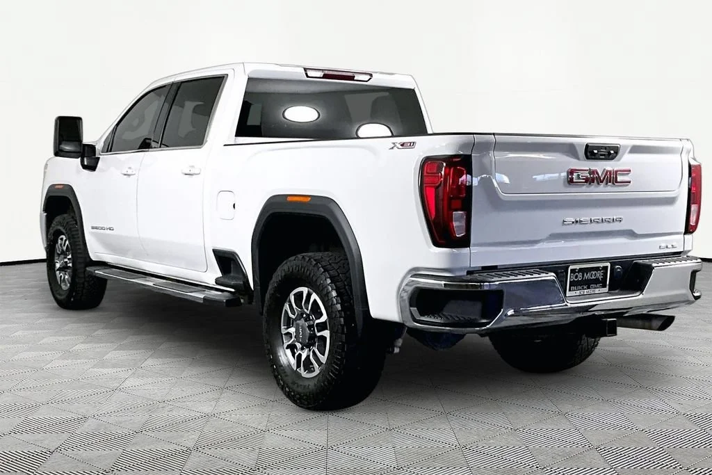 Certified Used 2022 Summit White GMC SLE image 3