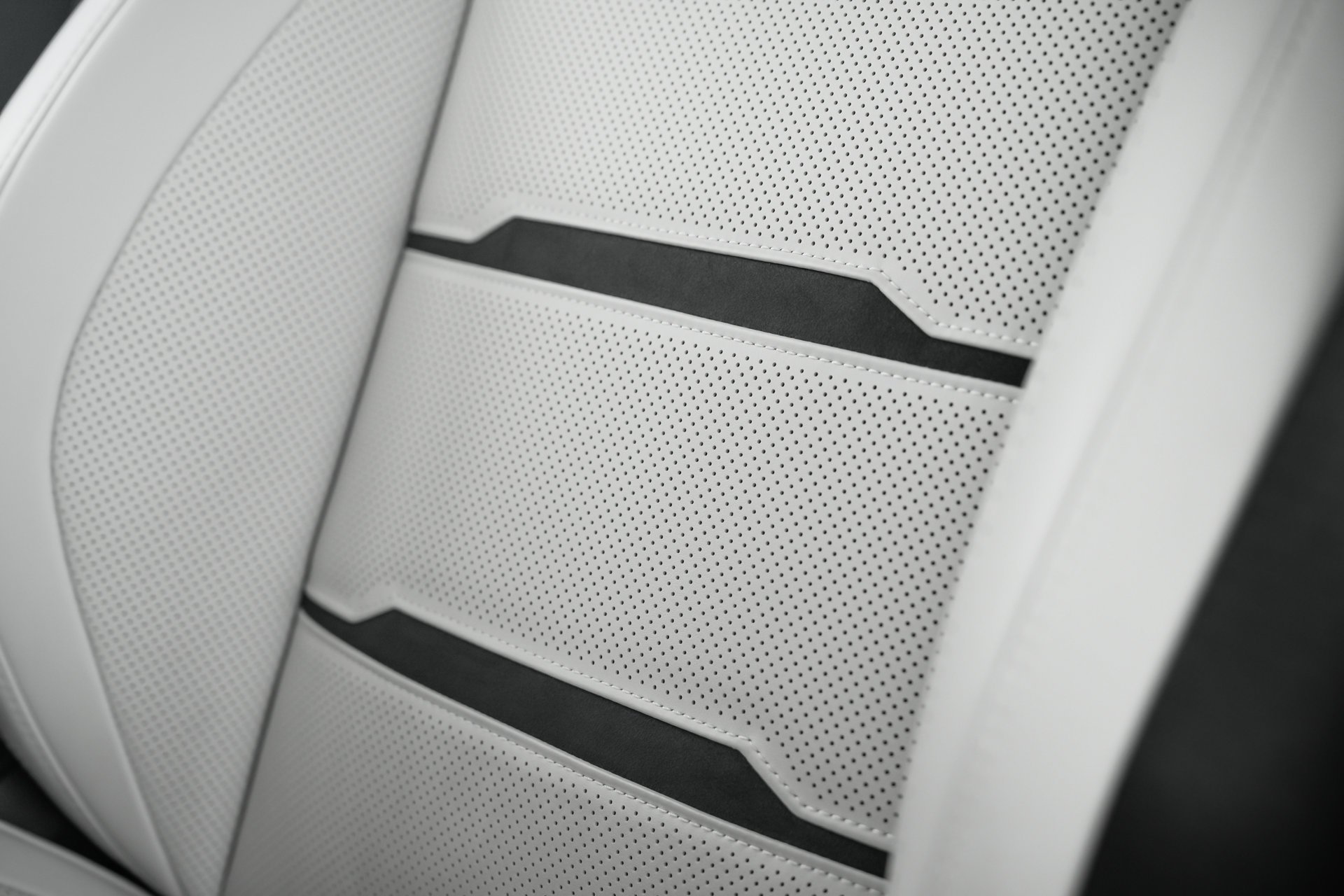 Used 2025  Mercedes-Benz G 63 AMG® image 96