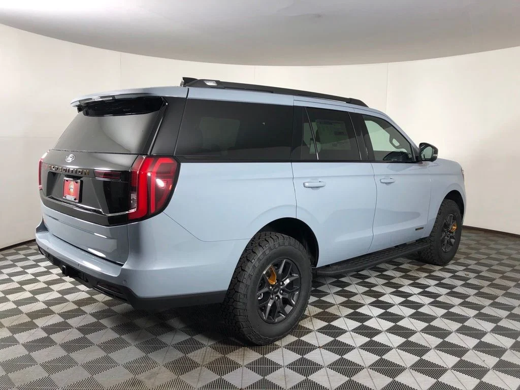 New 2026 Glacier Gray Metallic Tri-Coat Ford Tremor® image 16