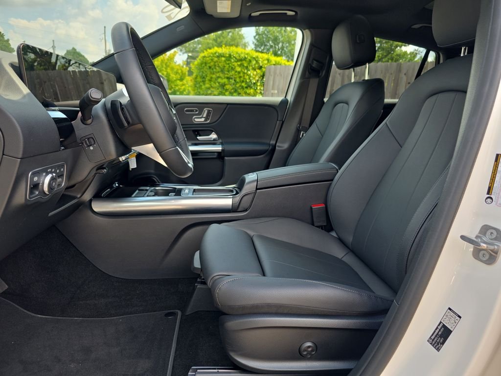 New 2026 White Mercedes-Benz GLA 250 image 10