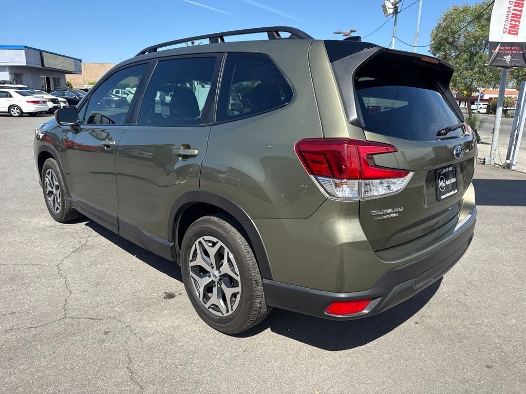 Used 2024 Brown Subaru Premium image 4