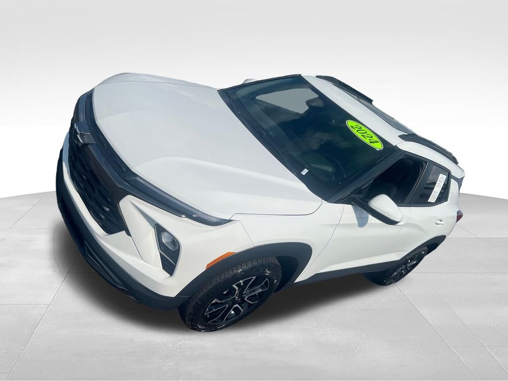 Used 2024 White Chevrolet ACTIV image 9