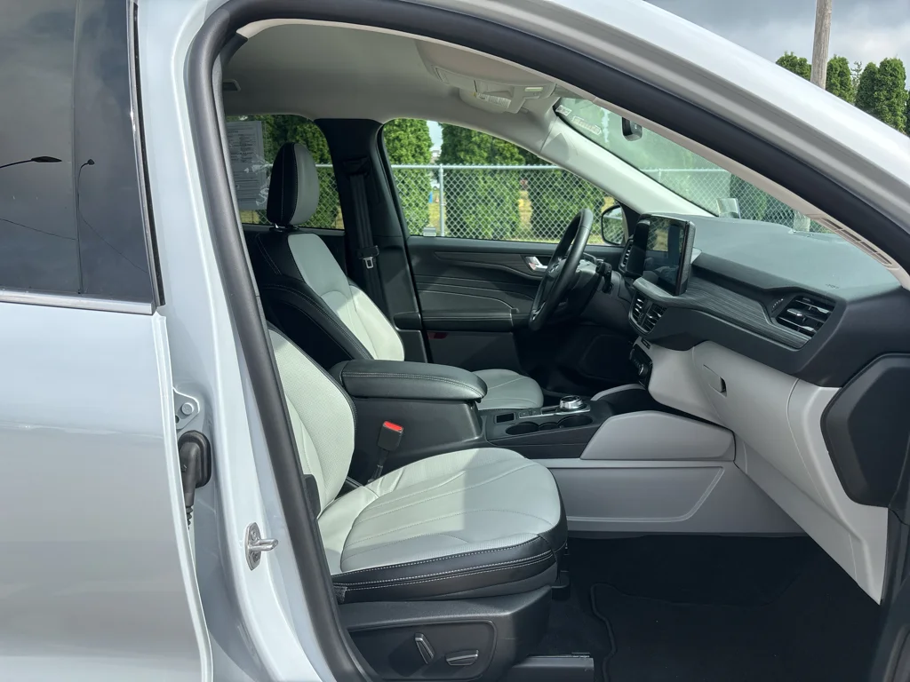 Used 2026 Space Silver Ford PHEV image 11