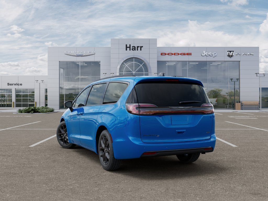 New 2026 Hydro Blue Pearl-Coat Exterior Paint Chrysler Select image 3