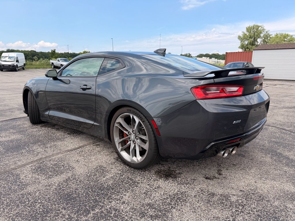 Used 2017  Chevrolet 2SS image 4
