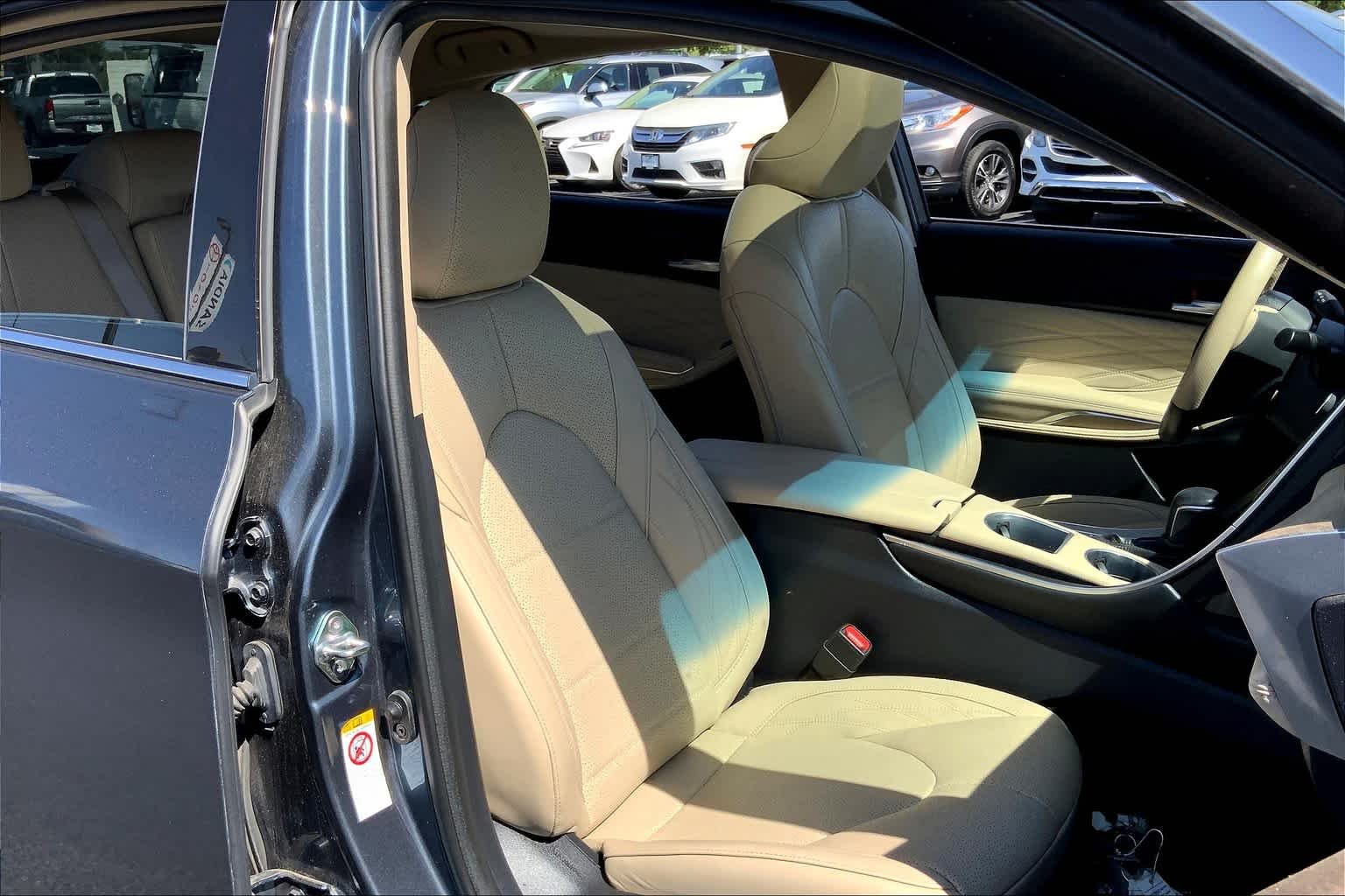 Pre-Owned 2019 Toyota Avalon Limited