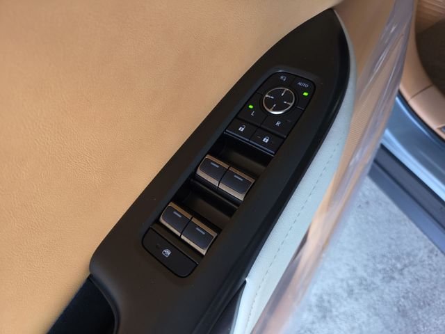New 2026 Iridium Lexus PREMIUM image 13