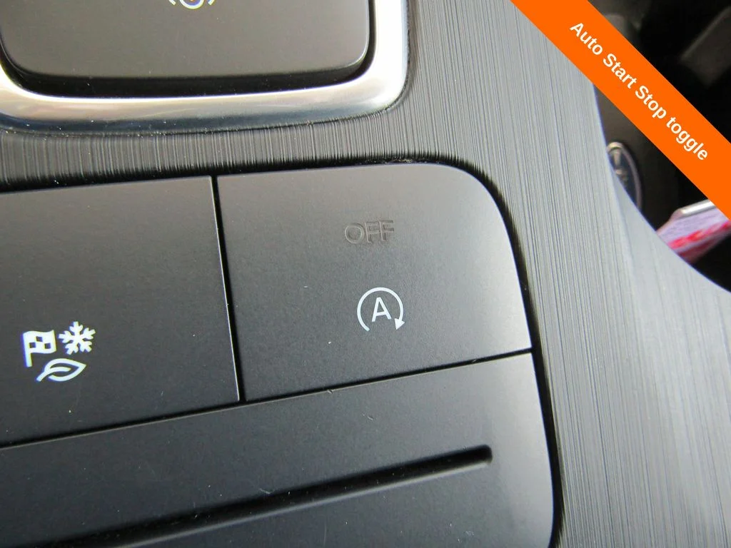 Used 2021 White Ford SE image 14