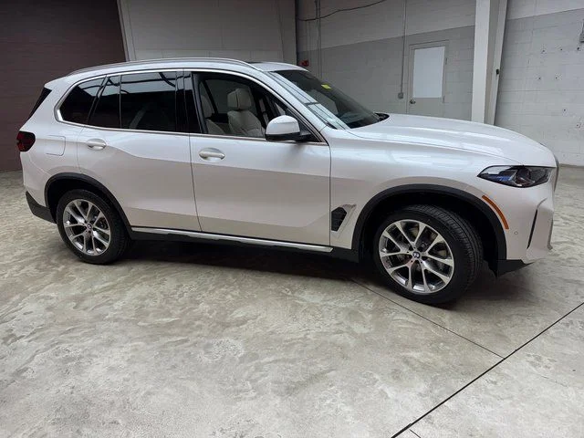 Used 2026 White BMW xDrive40i image 6