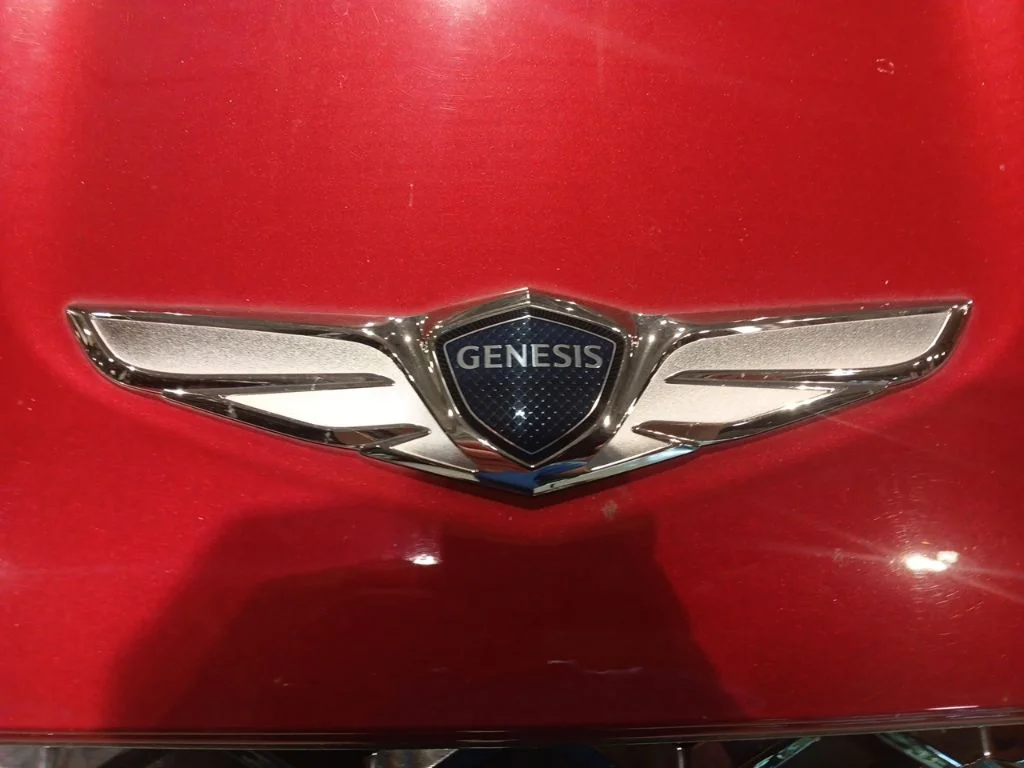 Used 2022 Red Genesis 3.5T Sport image 25