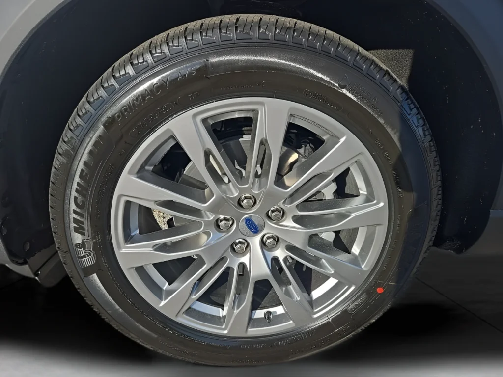 New 2026 Star White Metallic Tri-Coat Ford Platinum™ image 9