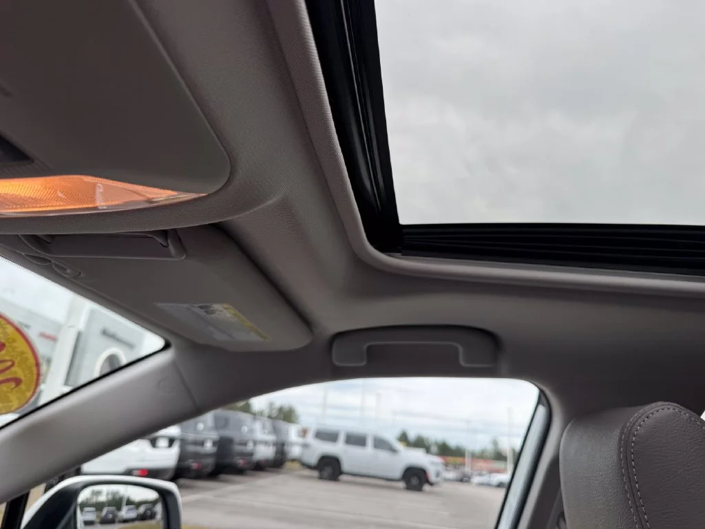 Used 2020 White Toyota XLE image 15
