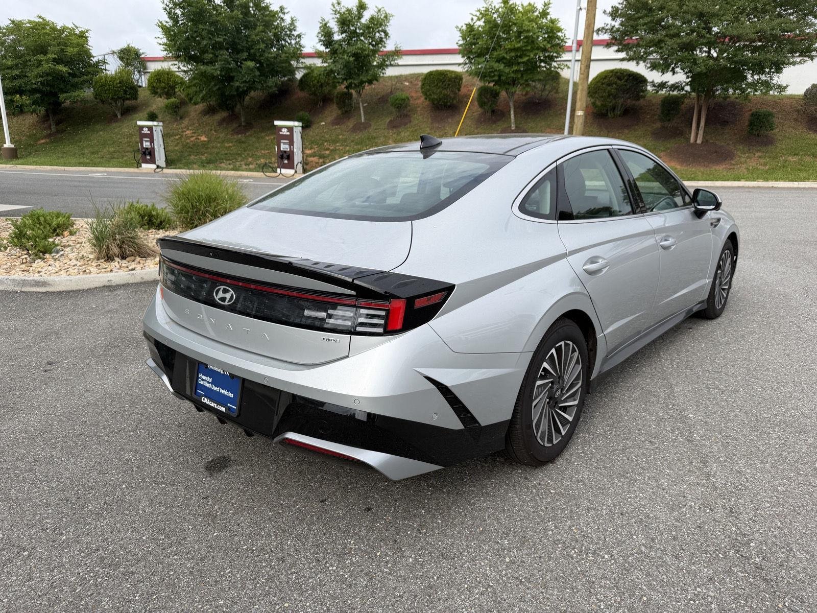 Used 2025 Aero Silver Hyundai Limited image 7