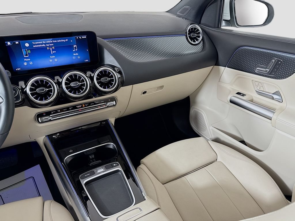 Used 2025 White Mercedes-Benz GLA 250 image 21