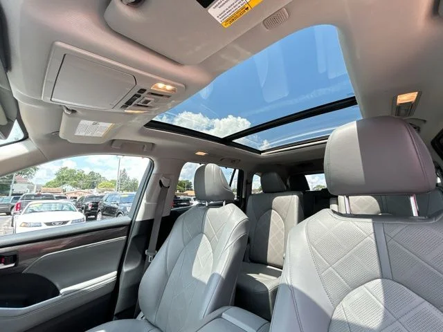 Used 2022 Gray Toyota Platinum image 40