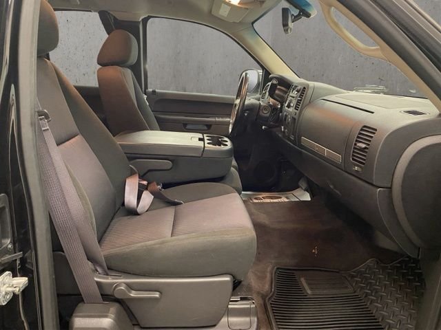 Used 2013 Black Chevrolet LT image 19