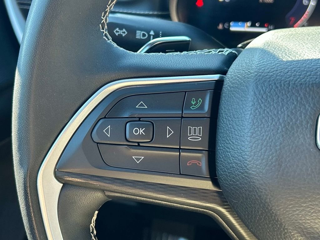 Used 2023 Red Jeep Altitude X image 20