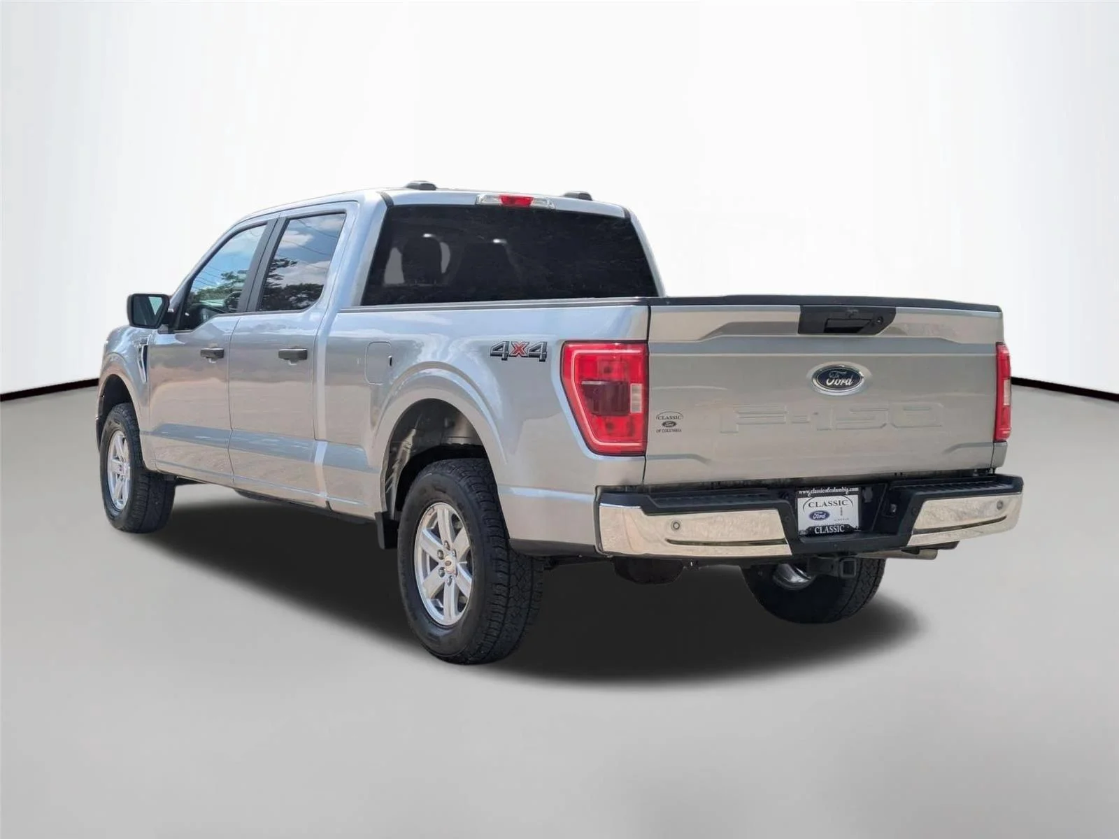 Used 2023 Iconic Silver Metallic Ford XLT image 7