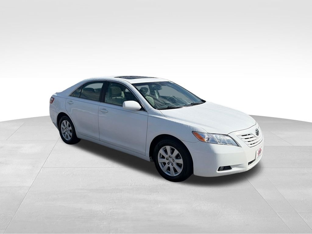 Used 2009 Super White Toyota  image 7