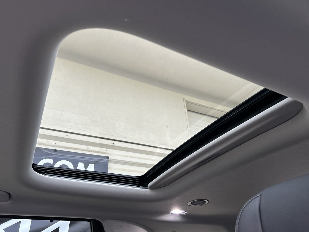 New 2026 Snow White Pearl Kia SX Prestige image 13