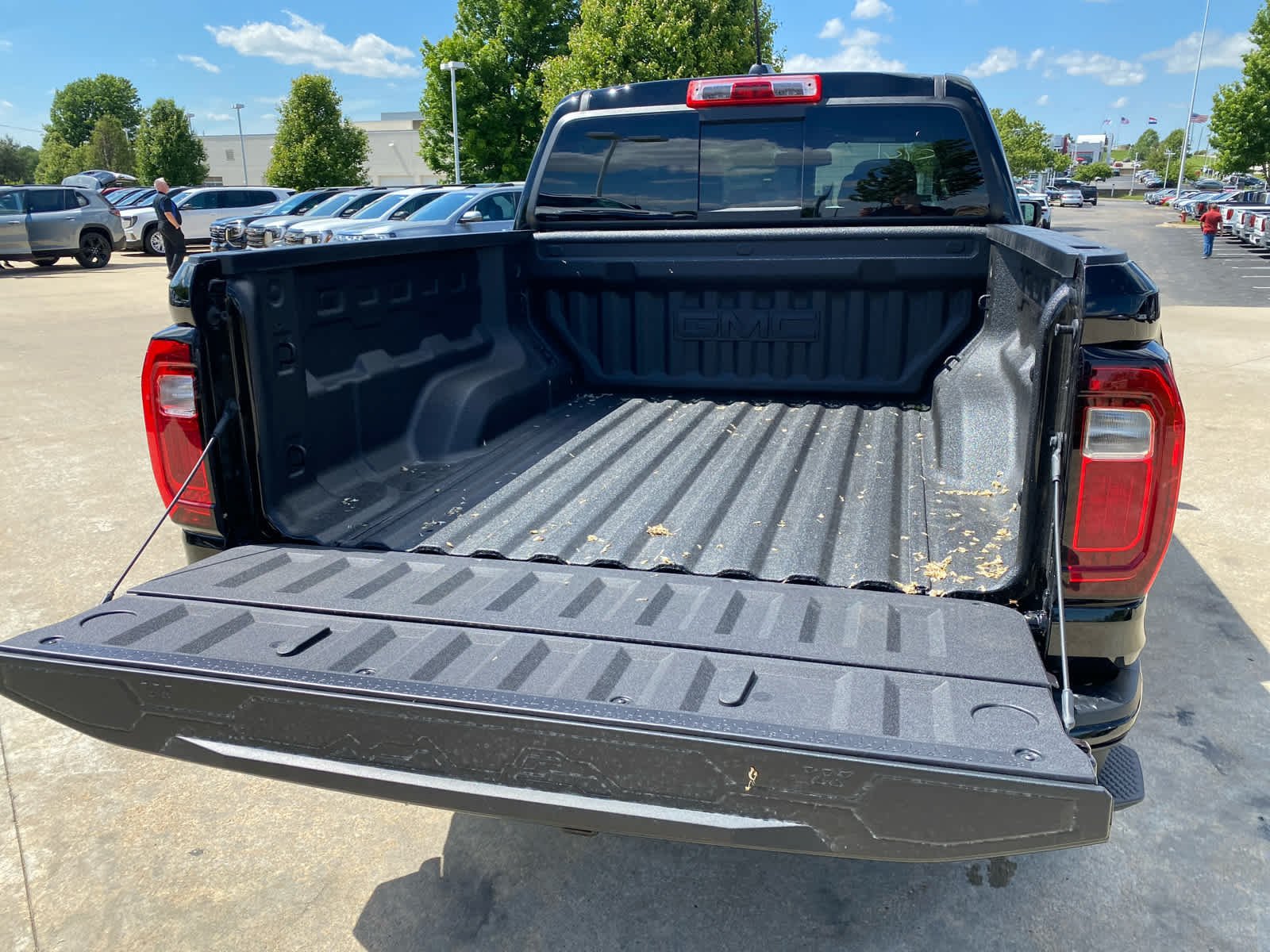 New 2026 Onyx Black GMC Elevation image 28