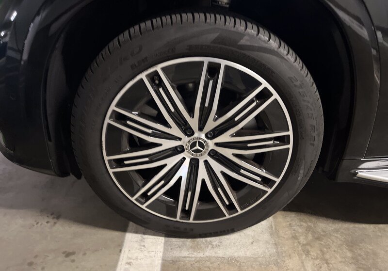Certified Used 2024 Green Mercedes-Benz 580 image 3