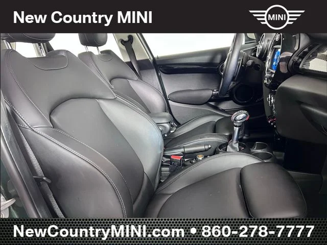 Used 2019 Green MINI  image 19
