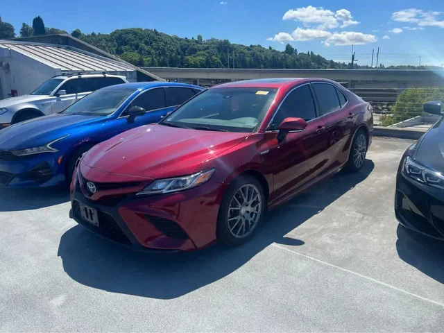 2018 Toyota Camry Hybrid SE