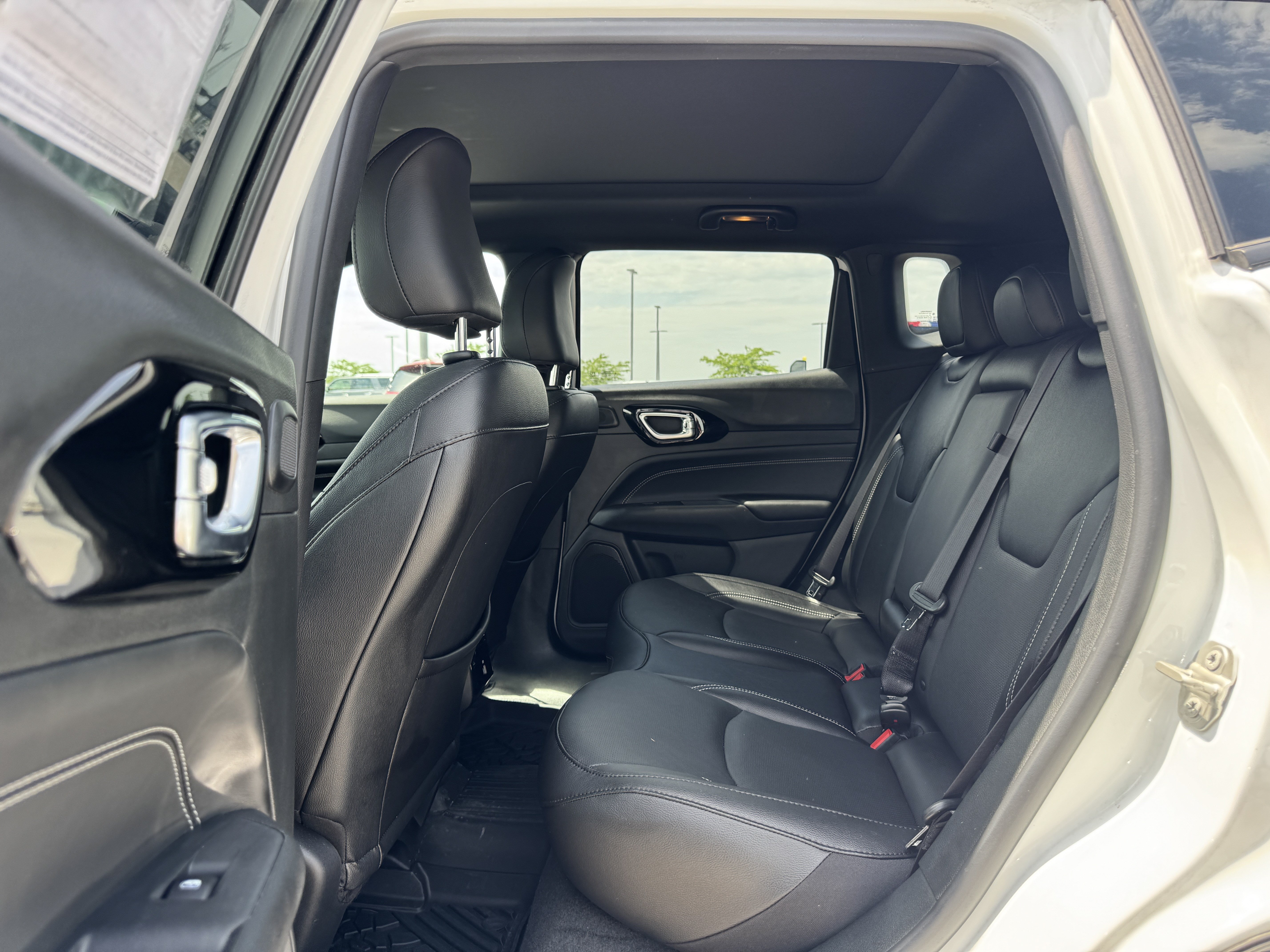 Used 2024 Bright White Clearcoat Jeep Limited image 21