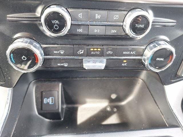 Used 2024 Oxford White Ford XLT image 17