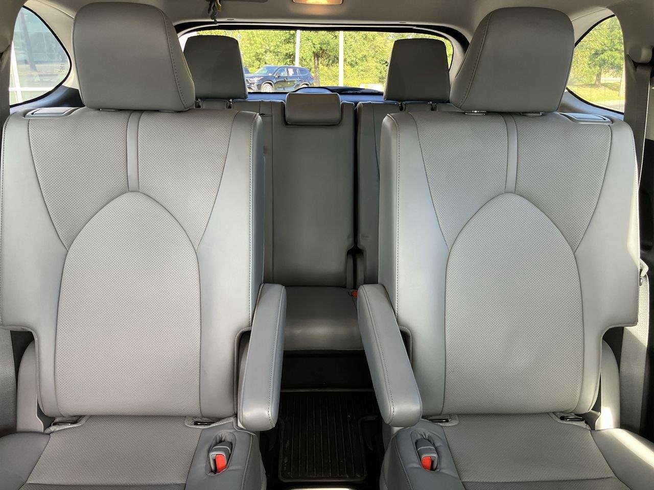 Used 2023 Gray (Moon Dust) Toyota Limited image 34