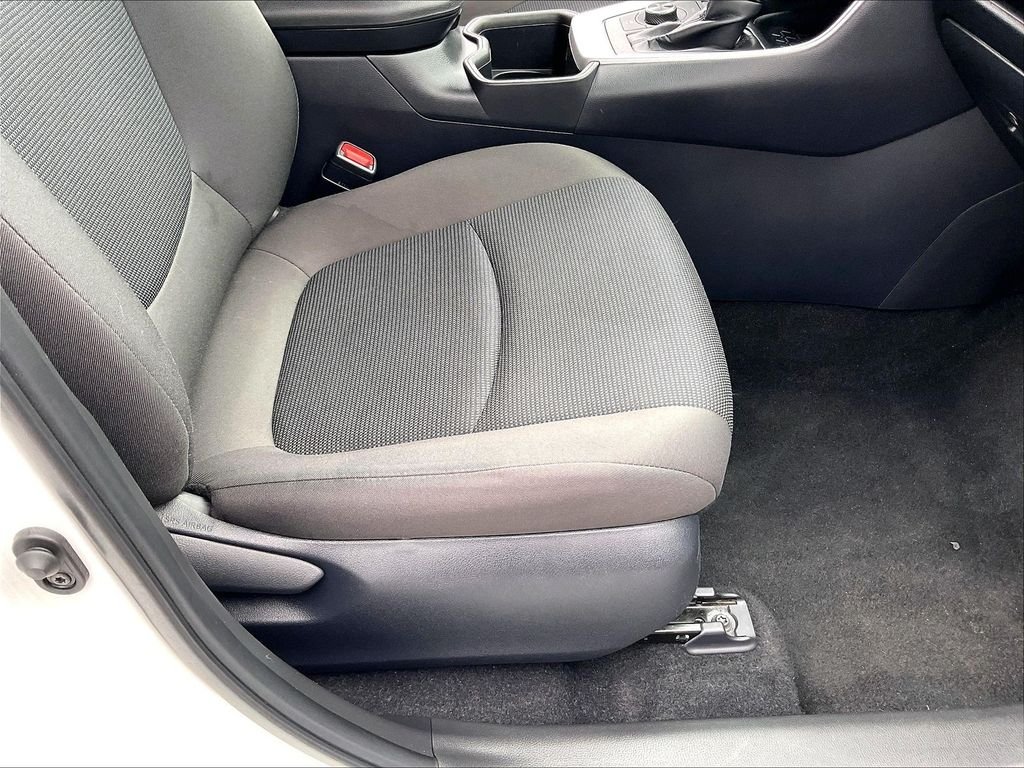 Used 2025 Ice Toyota LE image 35