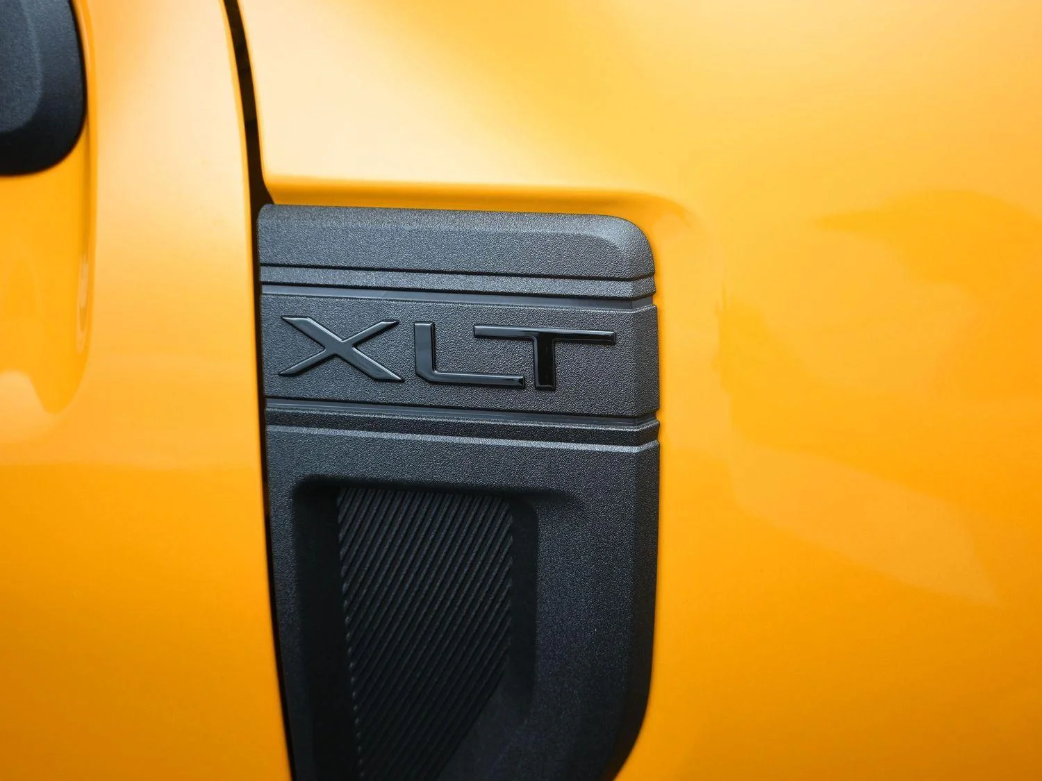 New 2026 Orange Fury Metallic Tri-Coat Ford XLT image 6