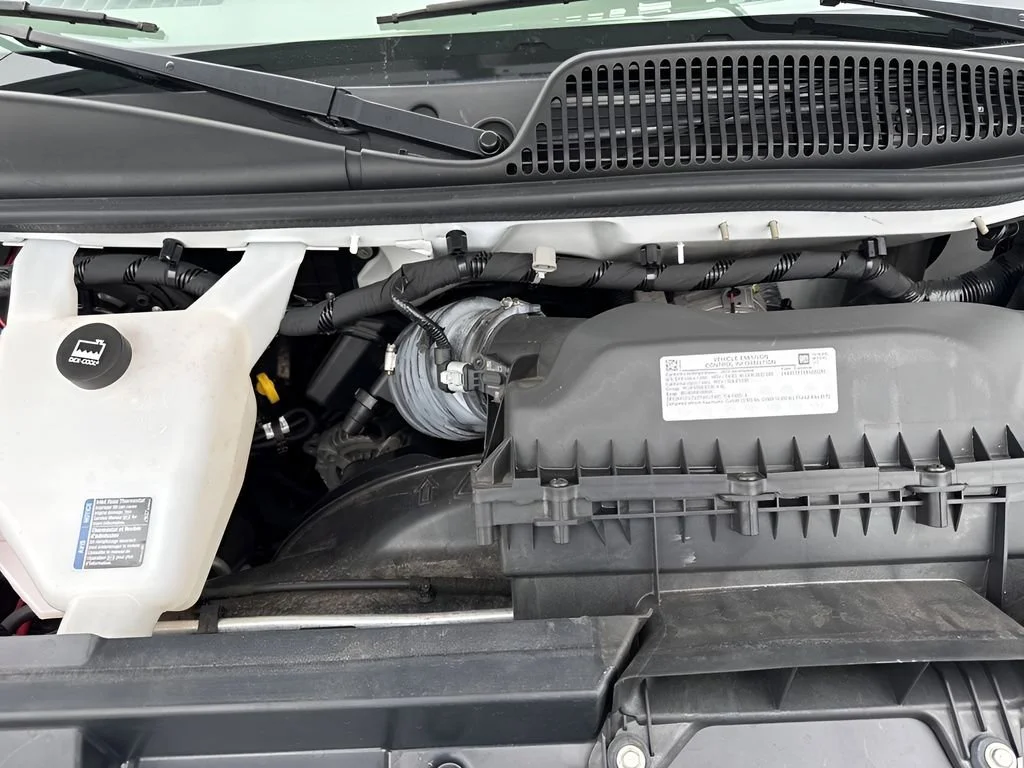 Used 2024 Summit White Chevrolet 1WT image 22