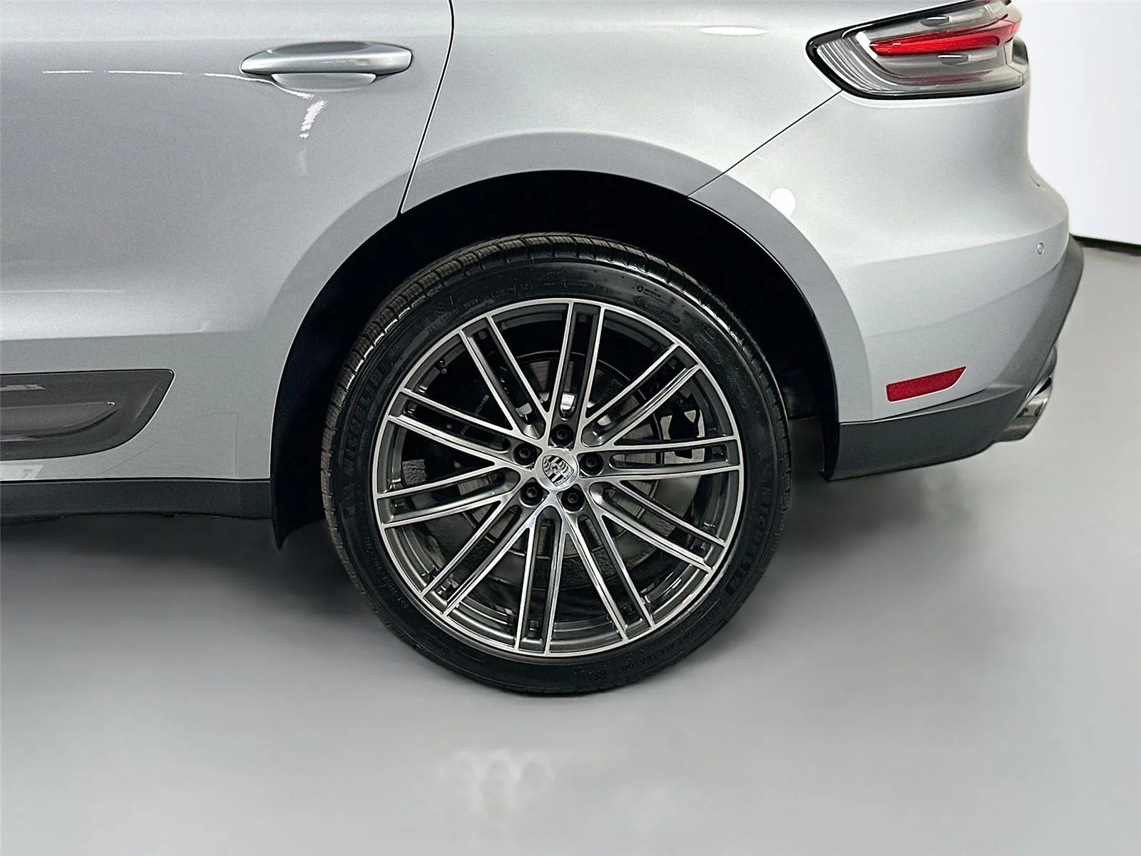 New 2026 Dolomite Silver Metallic Porsche T image 12