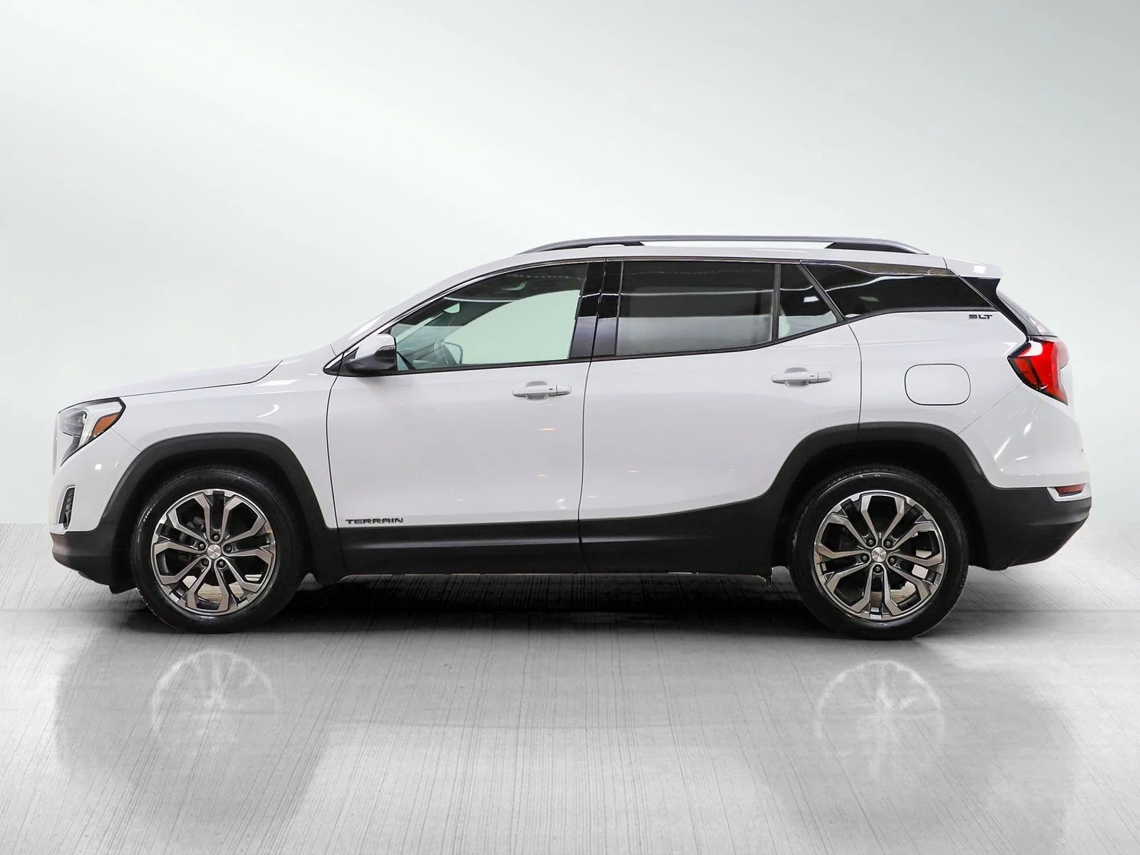 Used 2020 GMC Terrain SLT with VIN 3GKALPEV7LL254471 for sale in Burnsville, Minnesota