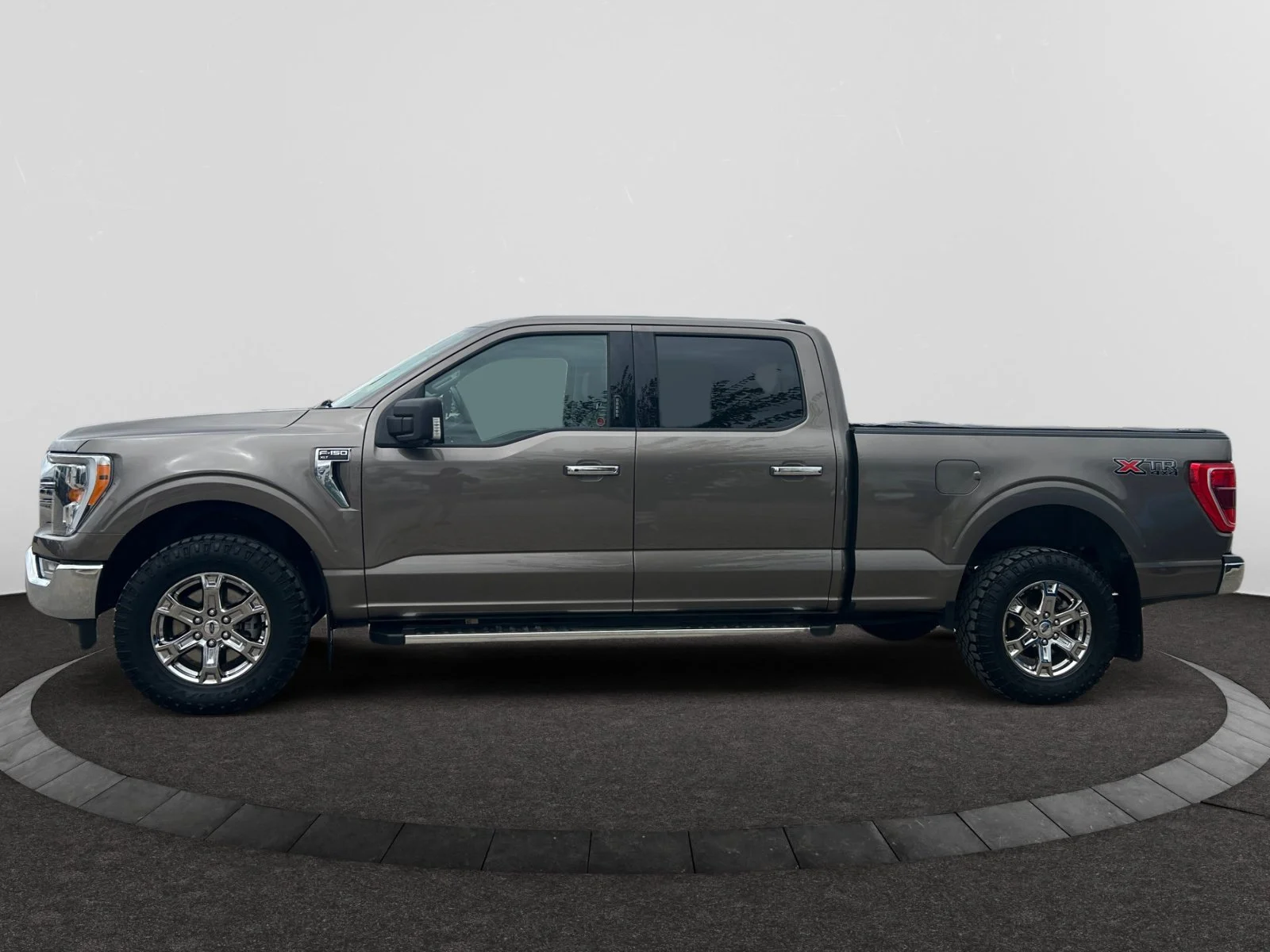 Used 2023 BROWN Ford XLT 302a 6.5 ft box image 2