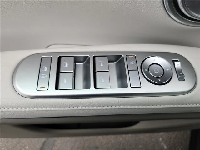 New 2026 Titan Charcoal Pearl Hyundai Blue SEL image 11