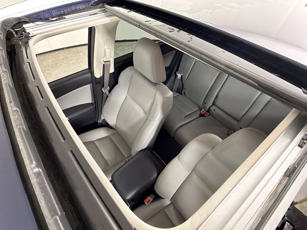 Used 2015 Obsidian Blue Pearl Honda EX-L image 3