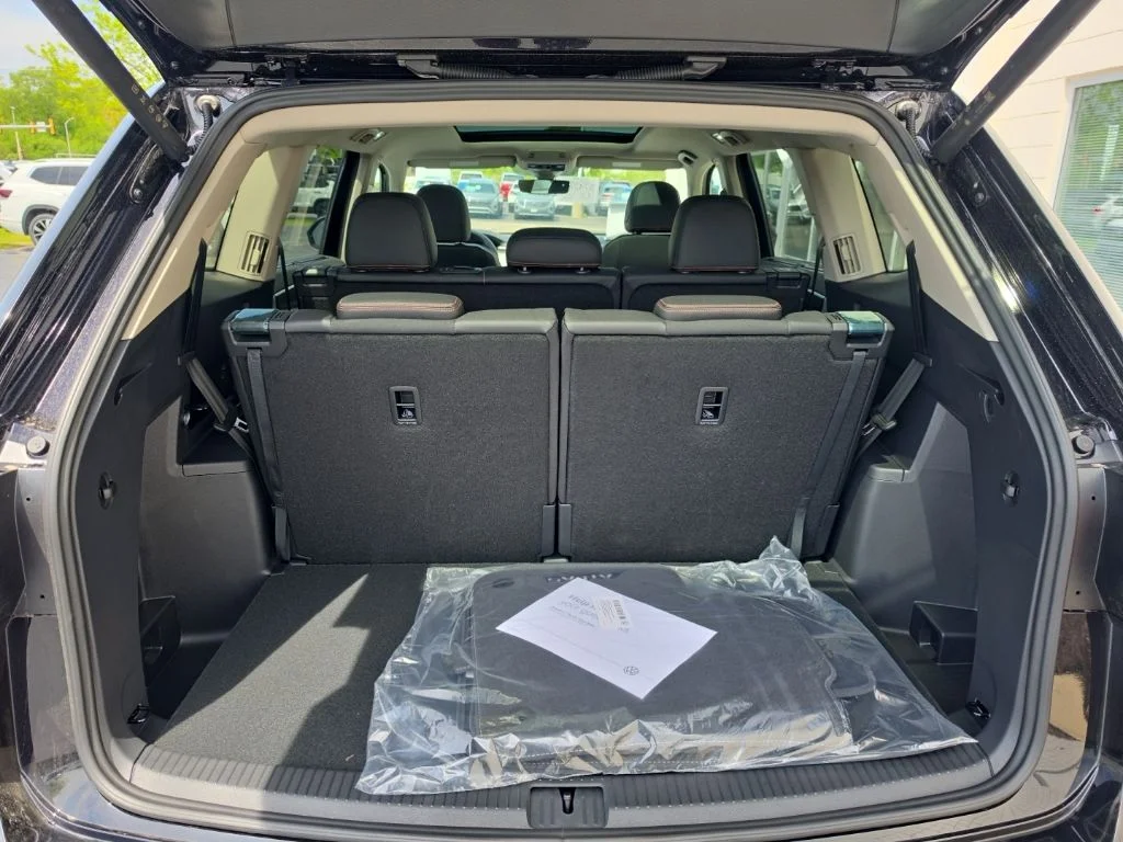 New 2026 Deep Black Pearl Volkswagen 2.0T Peak Edition image 15