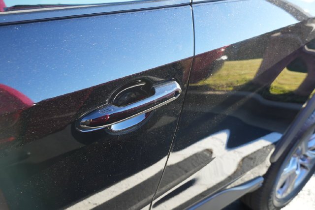 Used 2024  Toyota XLE image 12