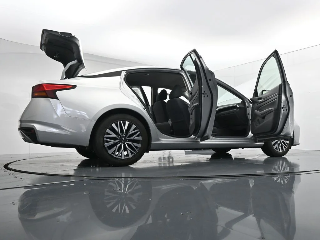 Used 2024 Silver Nissan 2.5 SV image 40