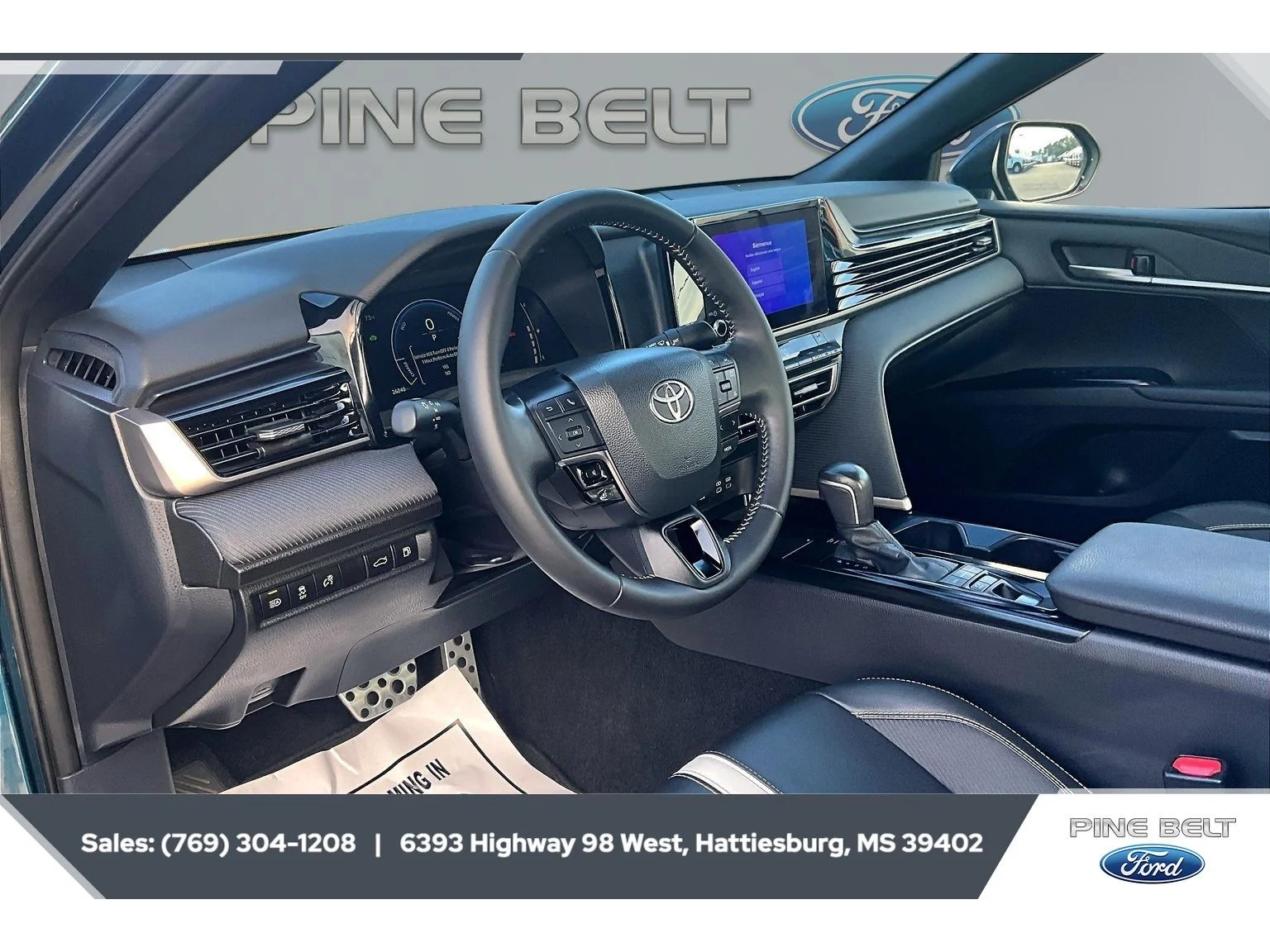 Used 2025 Ocean Gem Toyota SE image 12