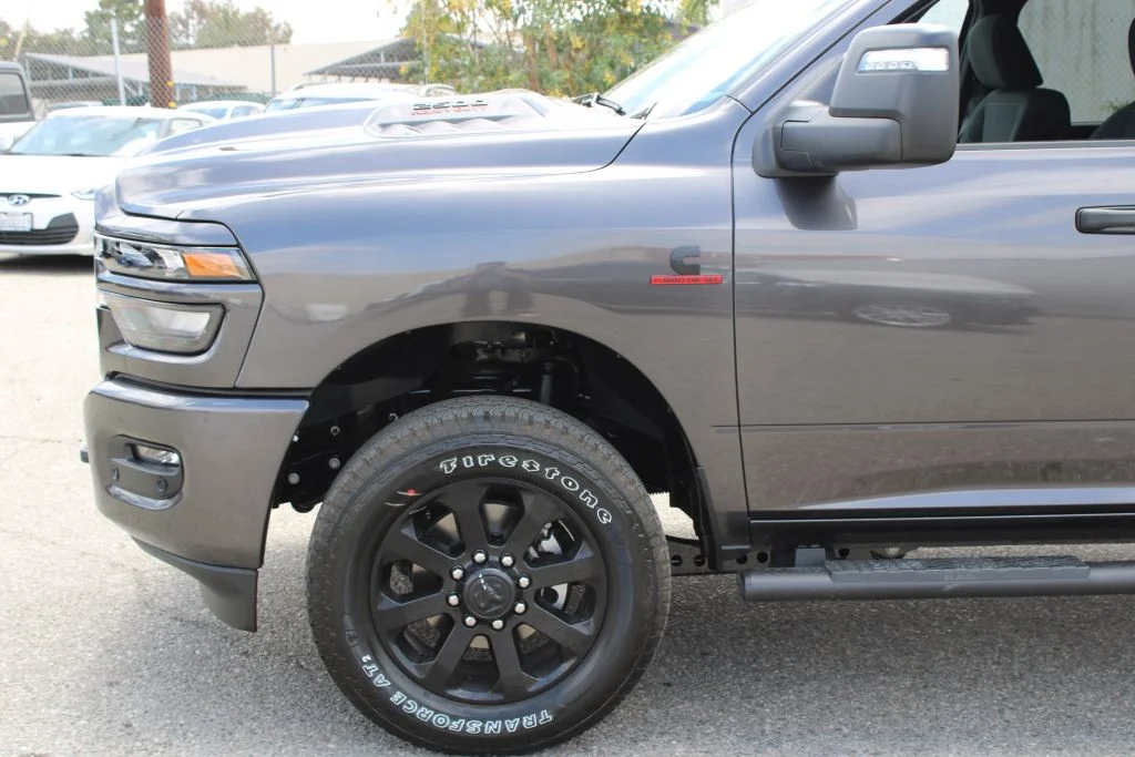 New 2026 Granite Crystal Metallic Clear-Coat Exterior Paint Ram Tradesman image 7